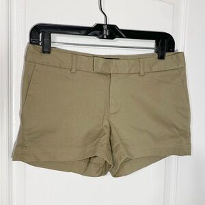 Banana Republic Ryan Tailored Fit Low Waist Shorts Khaki Cotton Size 2
